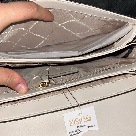Michael Kors bag - Picture 8 of 9